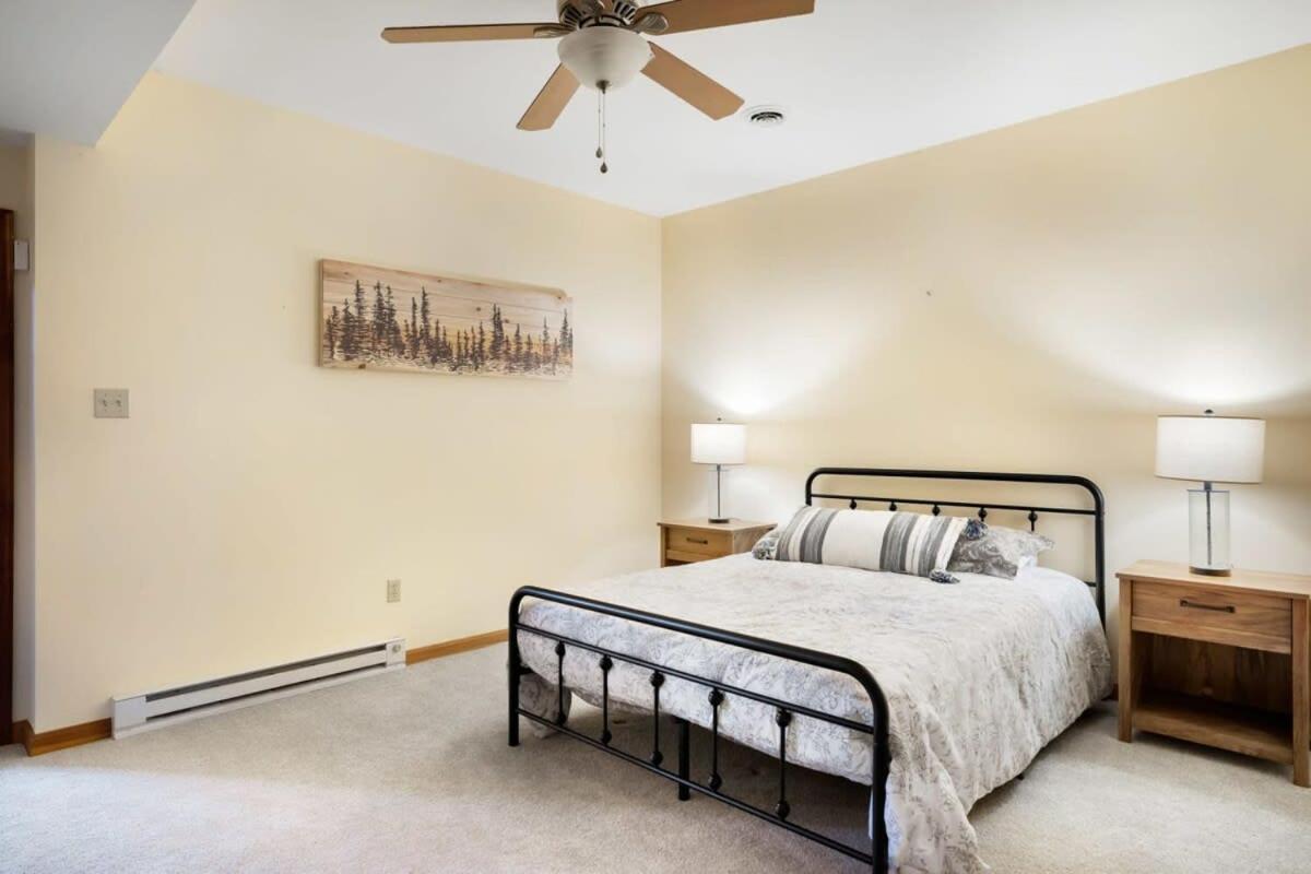 Modern Retreat W Hot Tub, Deck & Resort Amenities Berkeley Springs Exterior foto